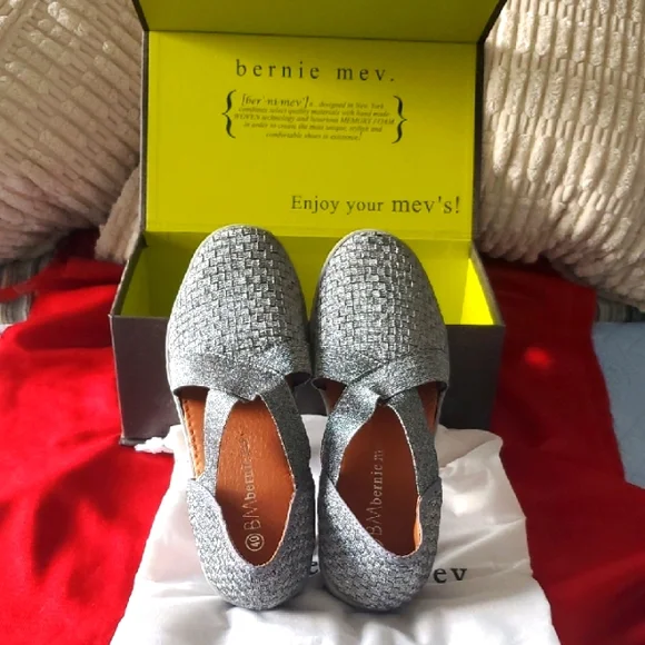 NWOT "Bernie Mev" Slip-on Shoes, Color Pewter Size 40 - Picture 2 of 8